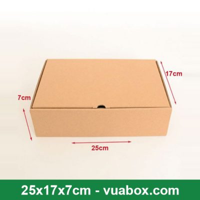 Hộp carton đựng quần áo 25x17x7cm