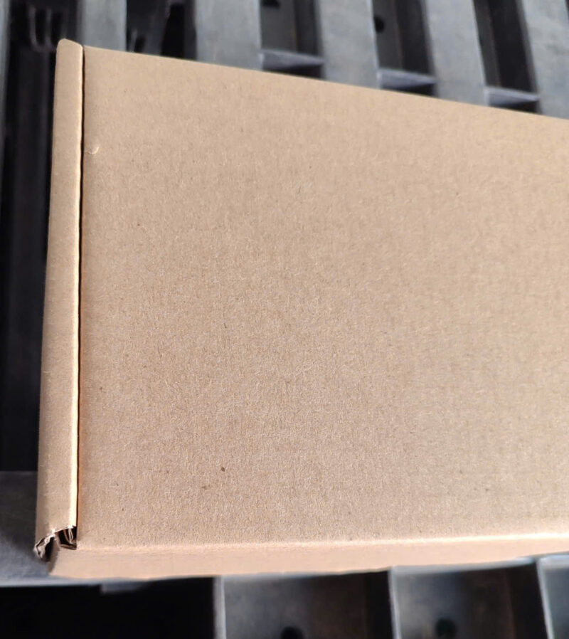Hộp carton đựng quần áo 25x25x3cm
